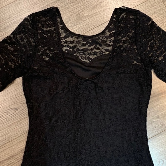Kismet Lace Top with 3/4 Length Sleeve - Picture 4 of 5